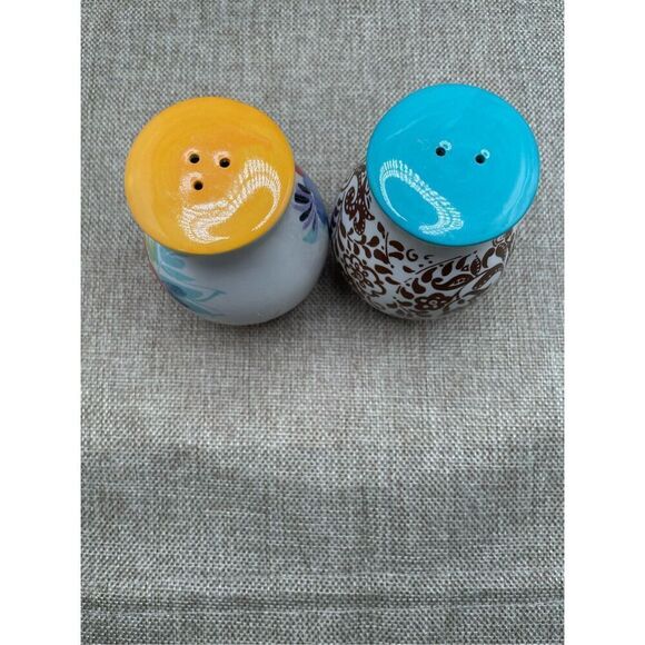 The Pioneer Woman Flea Market Decorated Salt and Pepper Shaker Set - Picture 8 of 8